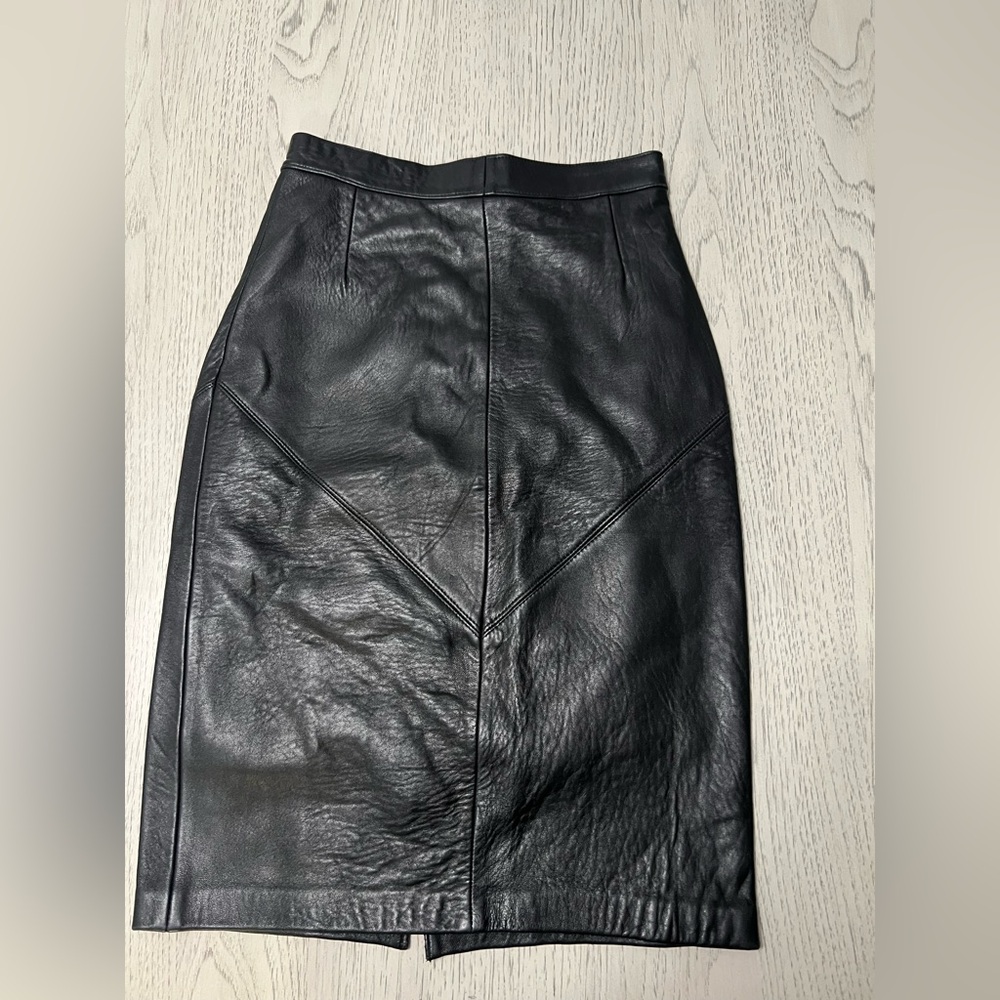 Sensation Black Midi Pencil Skirt for Night Out
